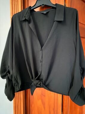 Simply Vera Vera Wang Black Button-Front Tie-Hem Blouse
